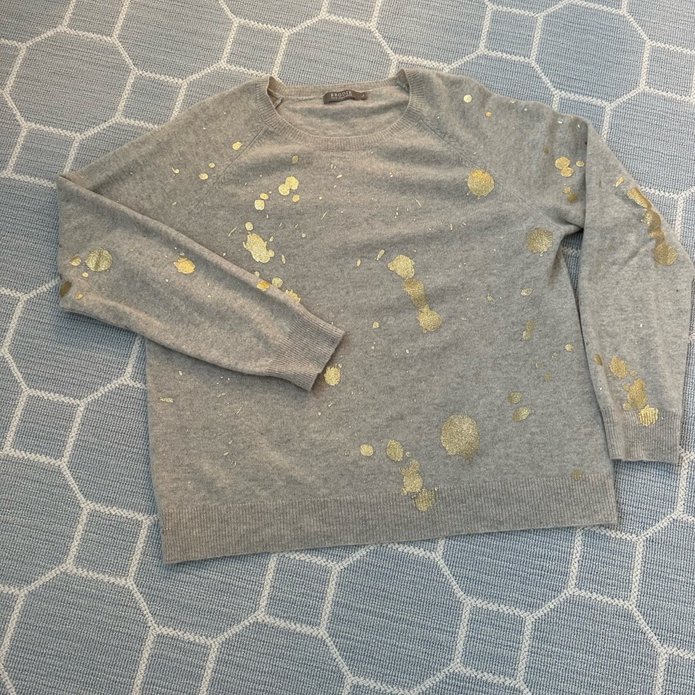 Brody fine cashmere, crew neck sweater with gold foil splatter paint